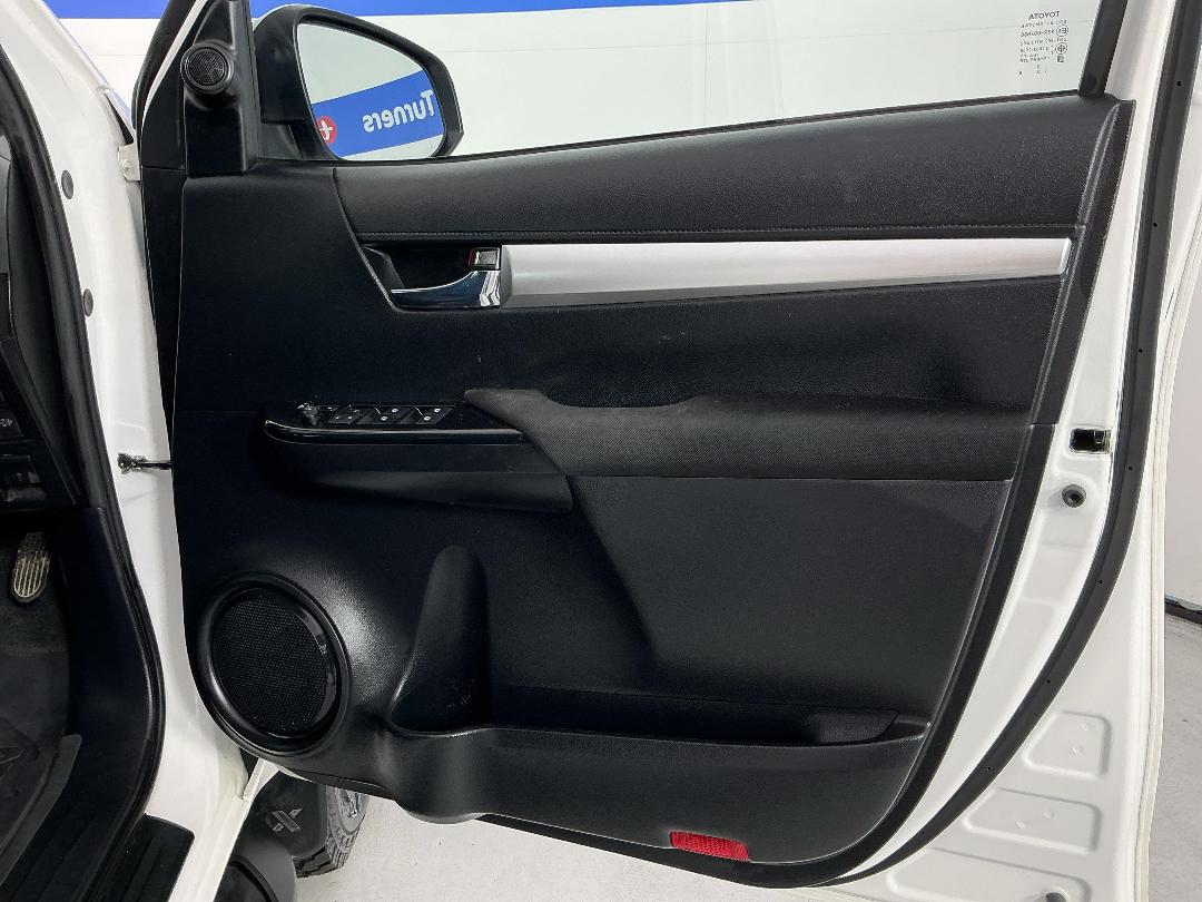 Photo '15' of Toyota Hilux