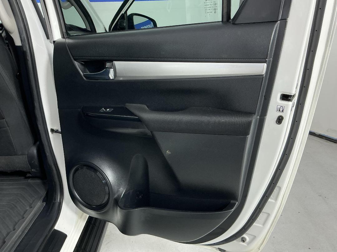 Photo '19' of Toyota Hilux