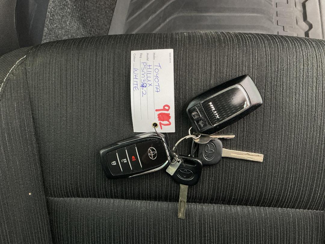 Photo '22' of Toyota Hilux