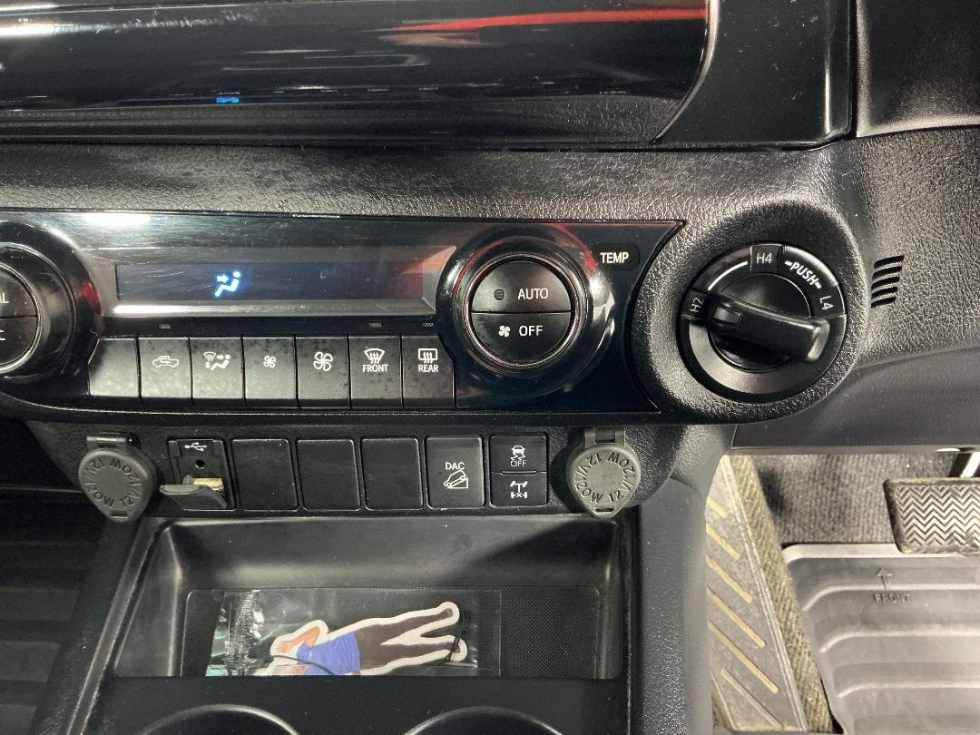 Photo '23' of Toyota Hilux