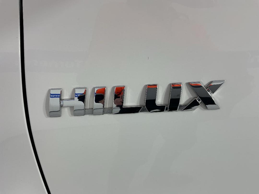 Photo '30' of Toyota Hilux