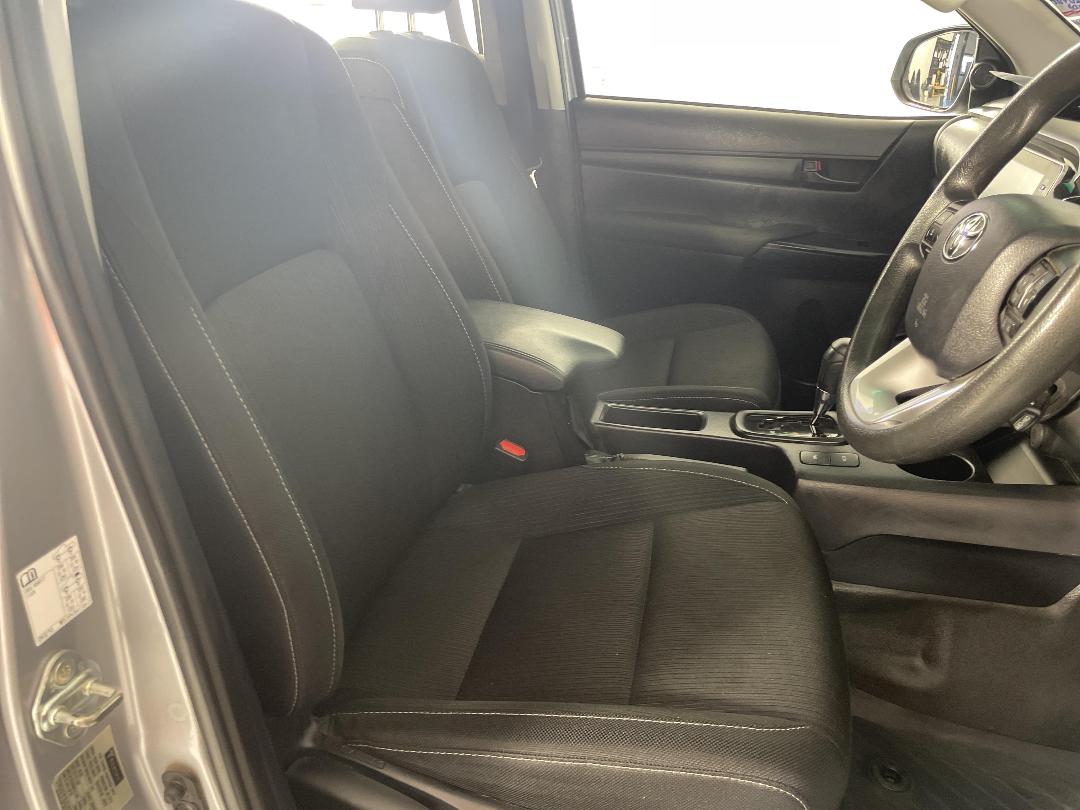 Photo '16' of Toyota Hilux