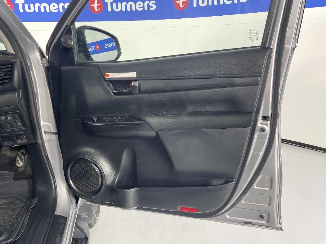 Photo '15' of Toyota Hilux