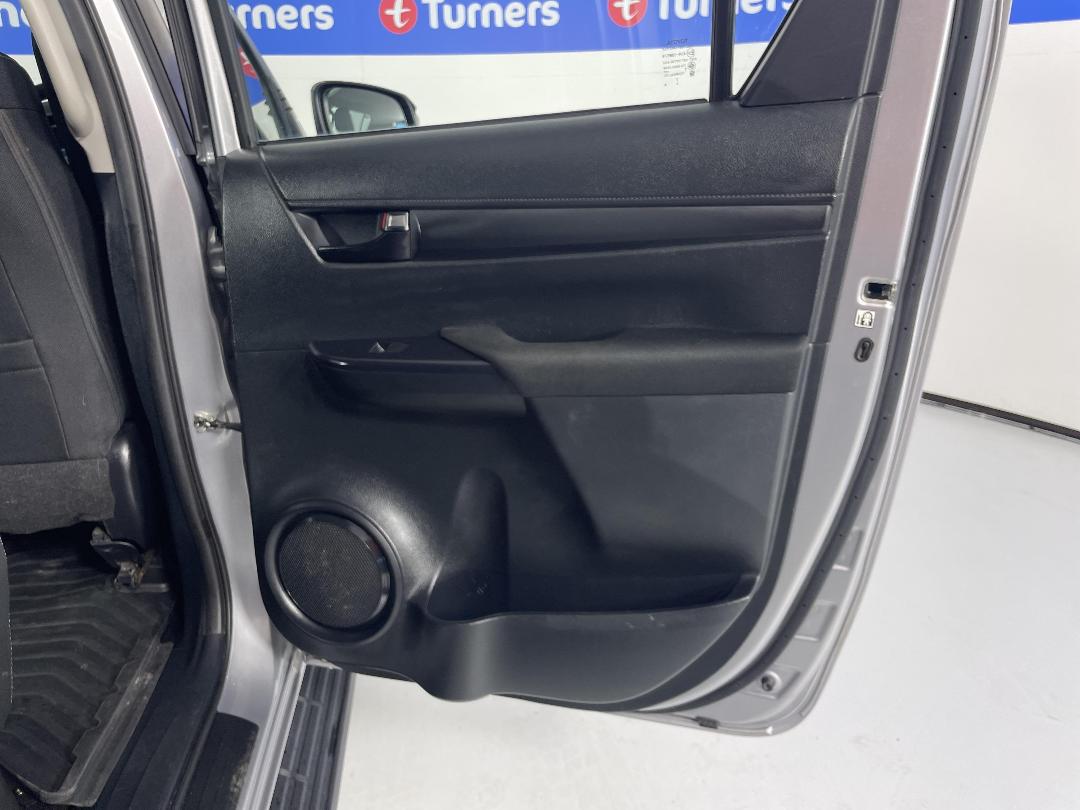 Photo '19' of Toyota Hilux