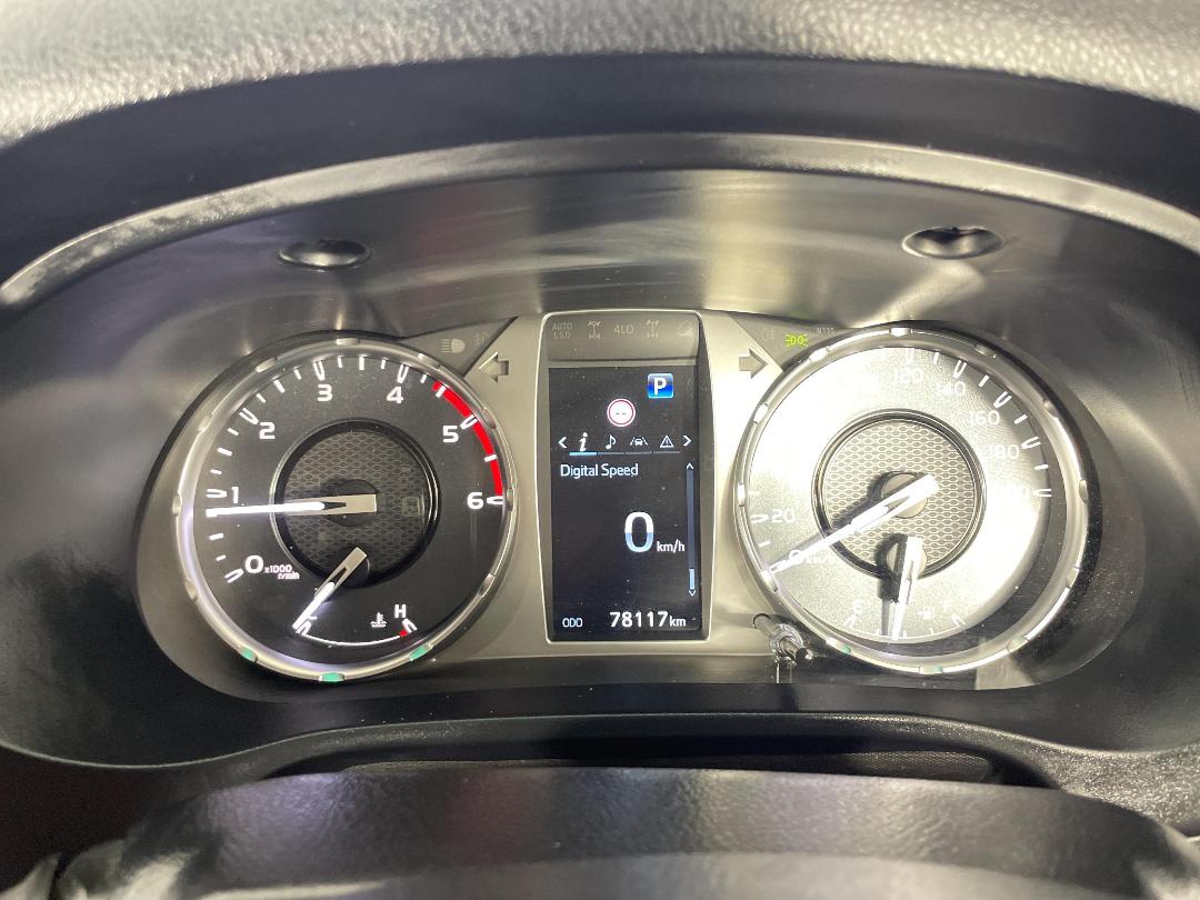 Photo '21' of Toyota Hilux