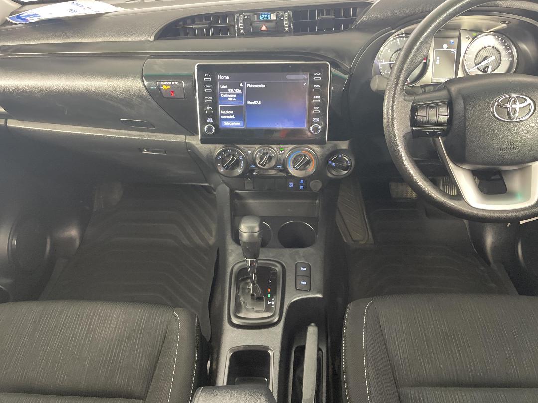 Photo '18' of Toyota Hilux