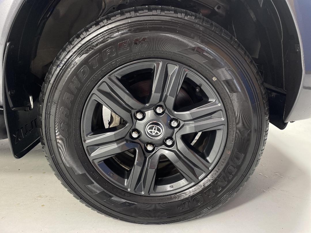 Photo '9' of Toyota Hilux