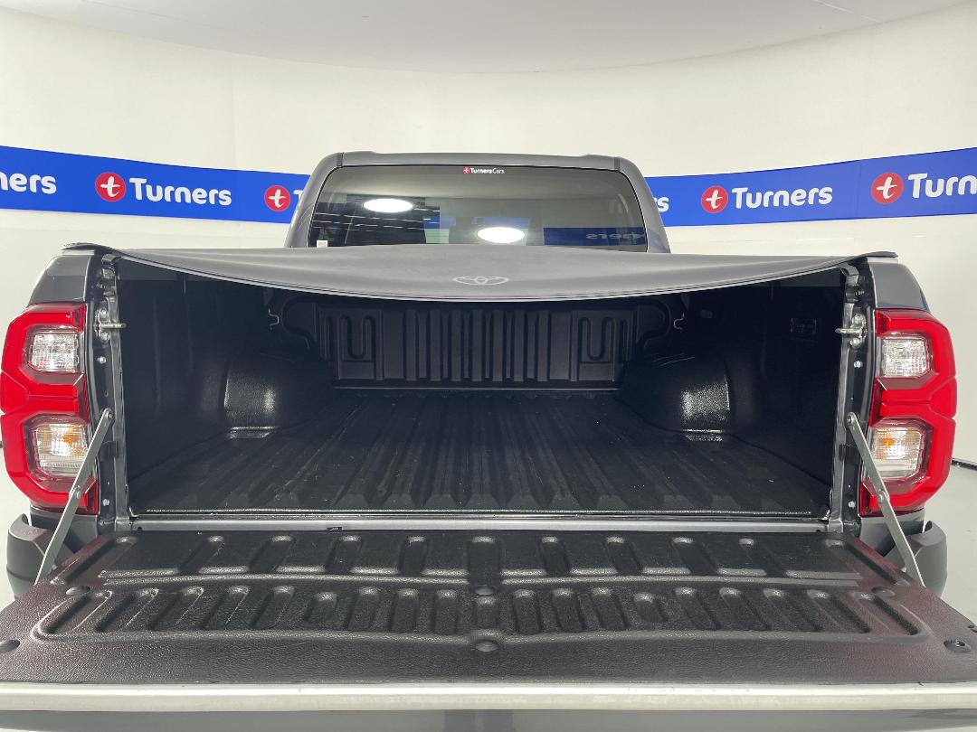 Photo '14' of Toyota Hilux