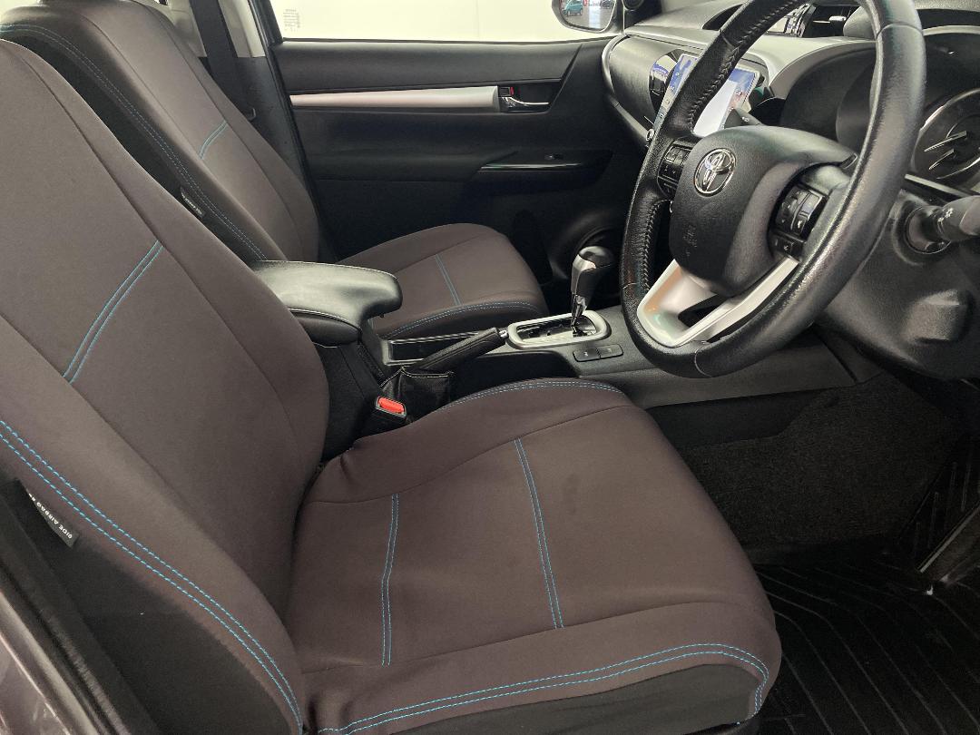 Photo '16' of Toyota Hilux