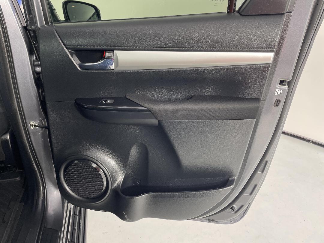 Photo '19' of Toyota Hilux