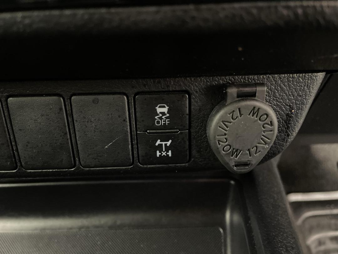 Photo '28' of Toyota Hilux