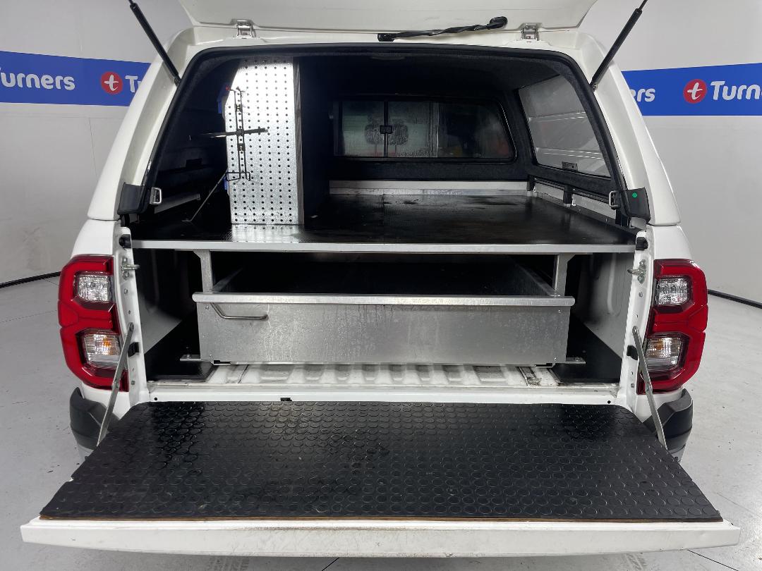 Photo '14' of Toyota Hilux