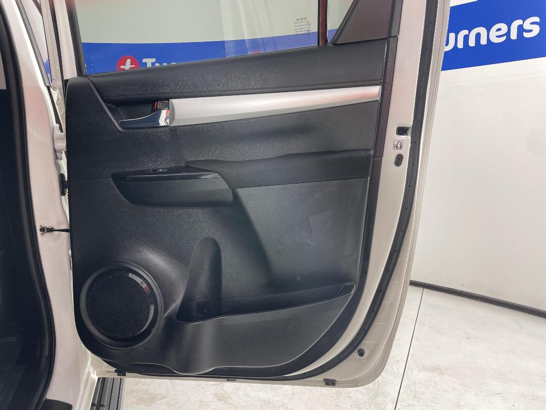 Photo '19' of Toyota Hilux