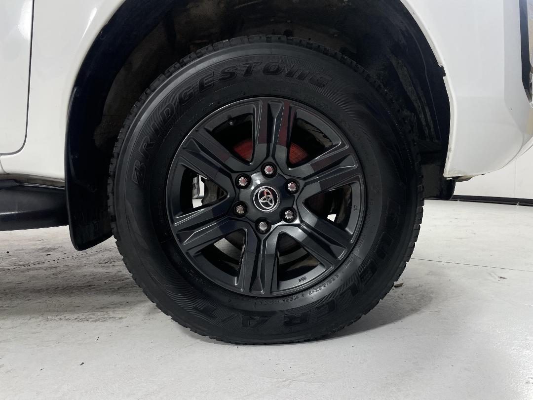 Photo '9' of Toyota Hilux