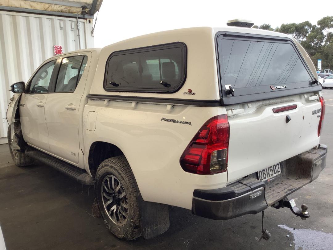 Photo '9' of Toyota Hilux SR TD DC