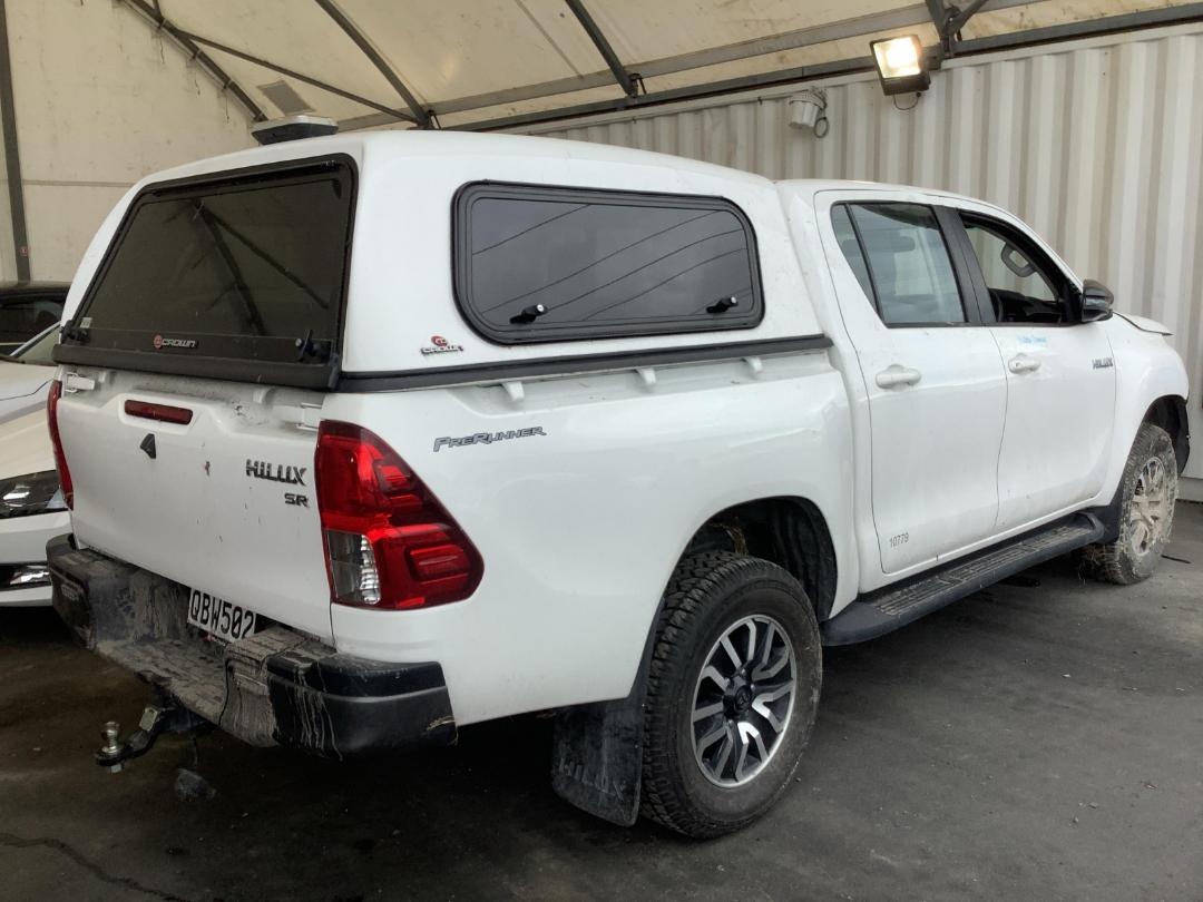 Photo '8' of Toyota Hilux SR TD DC