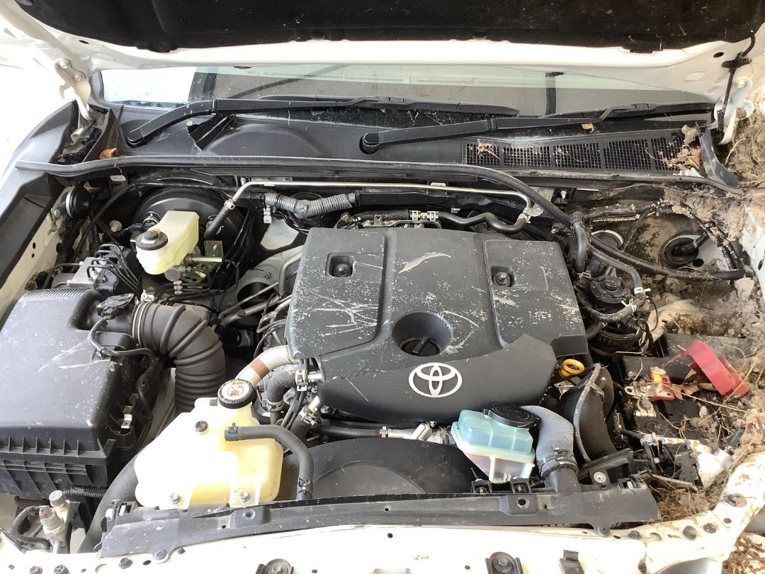 Photo '13' of Toyota Hilux SR TD DC