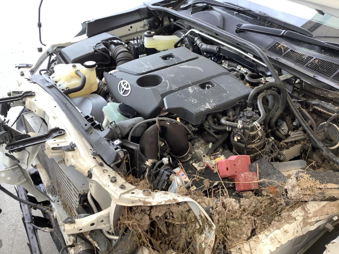 Photo '14' of Toyota Hilux SR TD DC