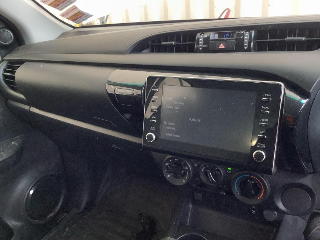 Photo '19' of Toyota Hilux SR TD DC