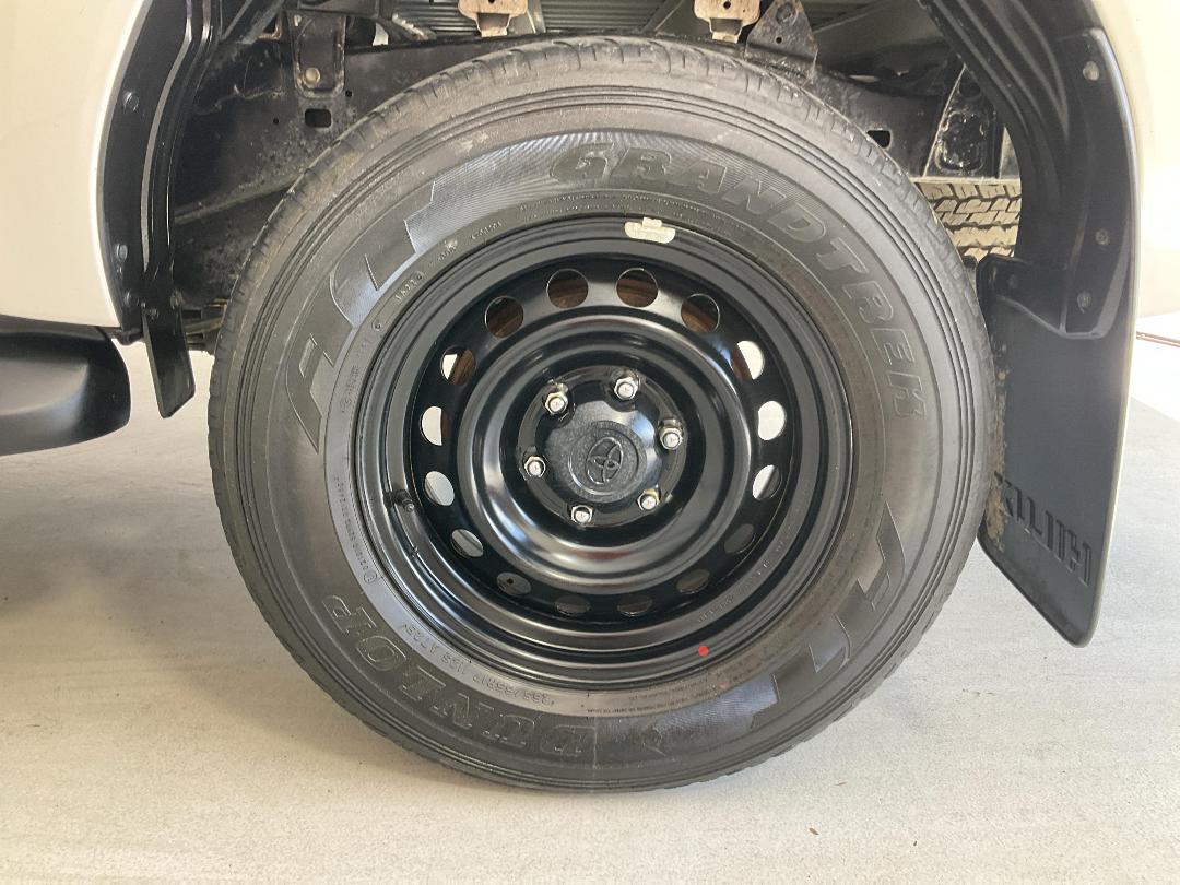 Photo '11' of Toyota Hilux