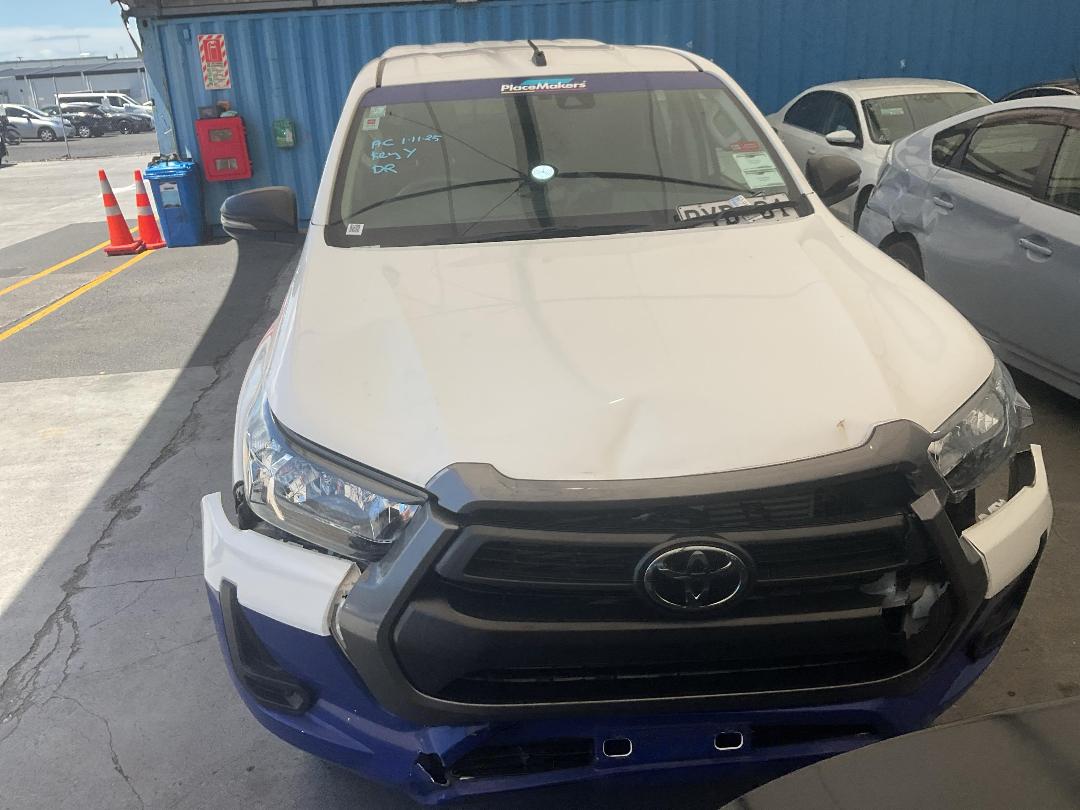 Photo '3' of Toyota Hilux SR TD DC