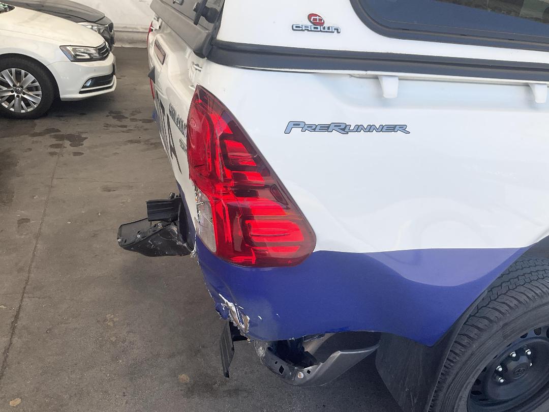 Photo '12' of Toyota Hilux SR TD DC