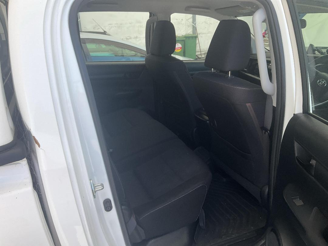 Photo '20' of Toyota Hilux SR TD DC