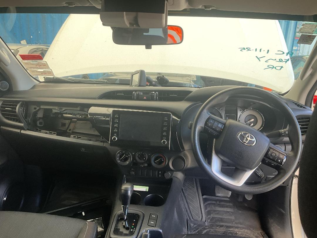 Photo '21' of Toyota Hilux SR TD DC