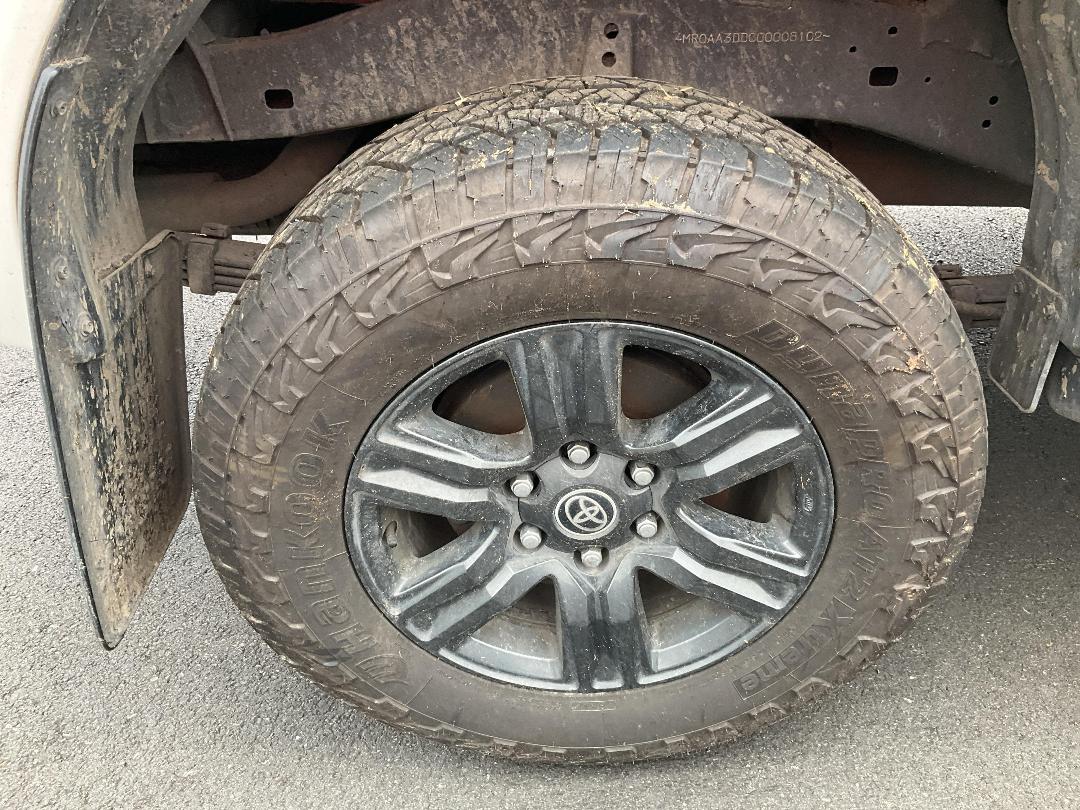 Photo '9' of Toyota Hilux SR5 TD DC 2.8DT Photo '9' of Toyota Hilux SR5 TD DC 2.8DT