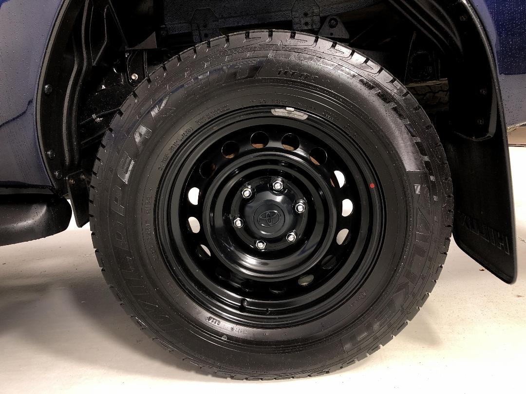 Photo '11' of Toyota Hilux