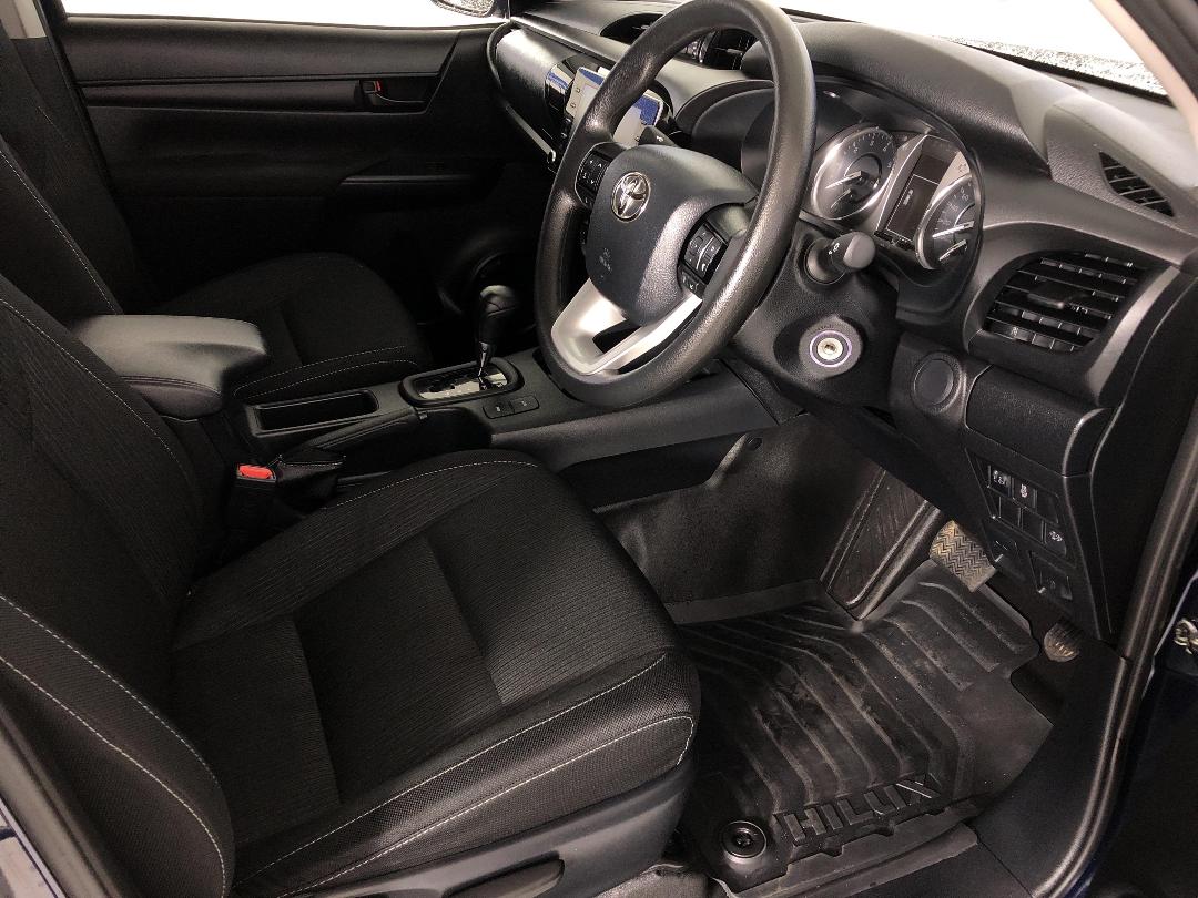 Photo '16' of Toyota Hilux