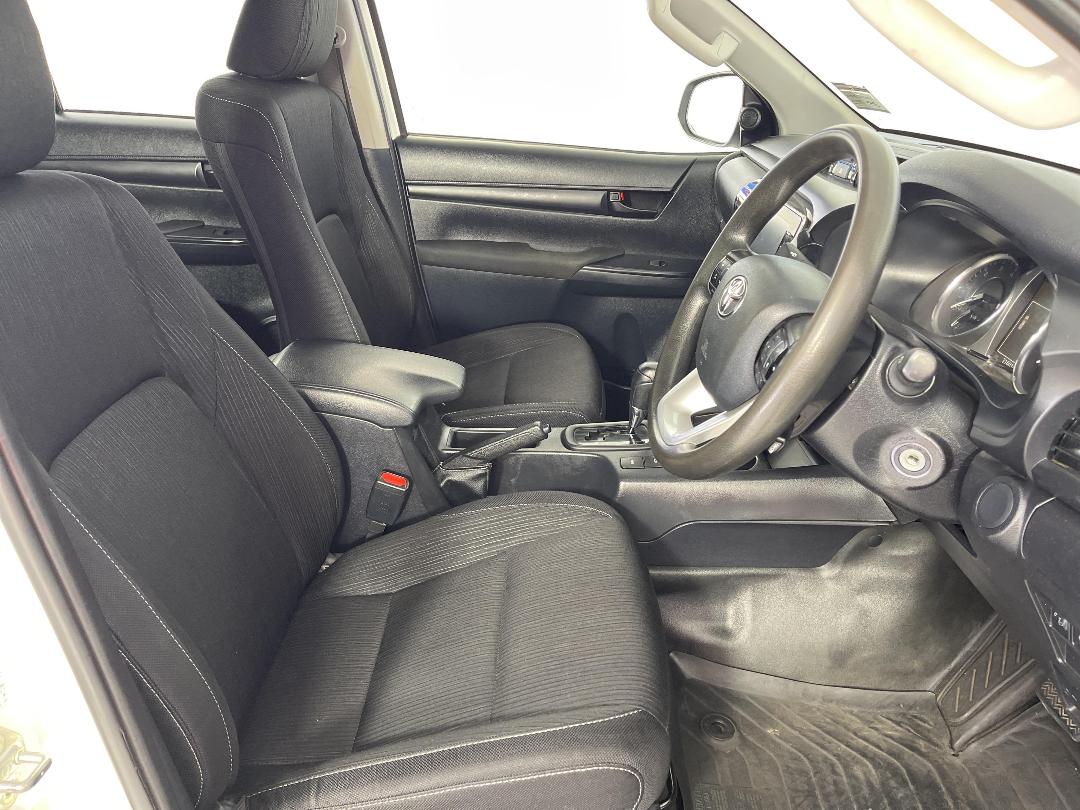 Photo '16' of Toyota Hilux