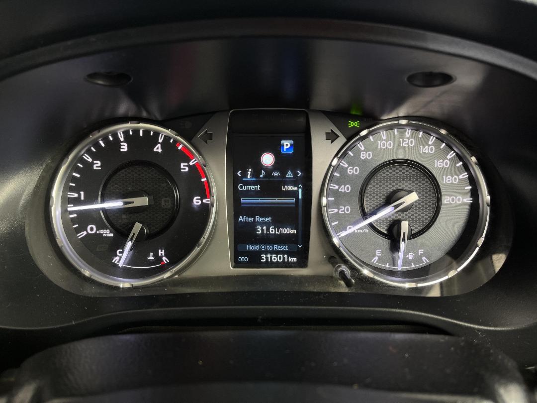 Photo '21' of Toyota Hilux