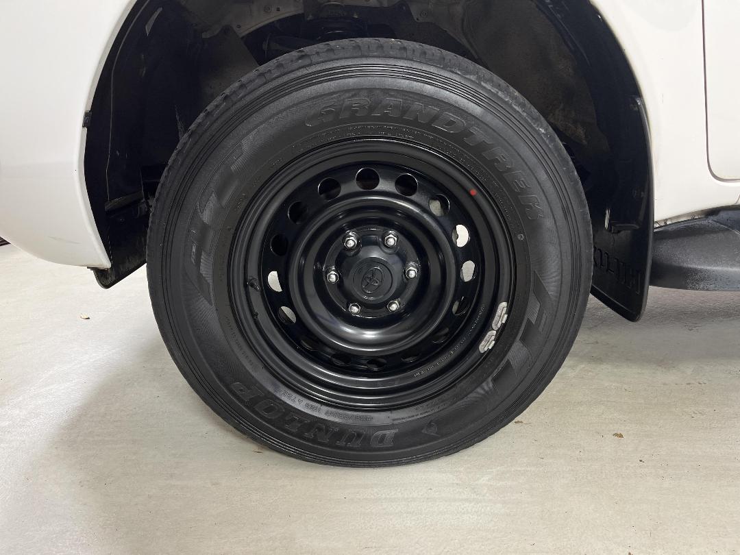 Photo '10' of Toyota Hilux