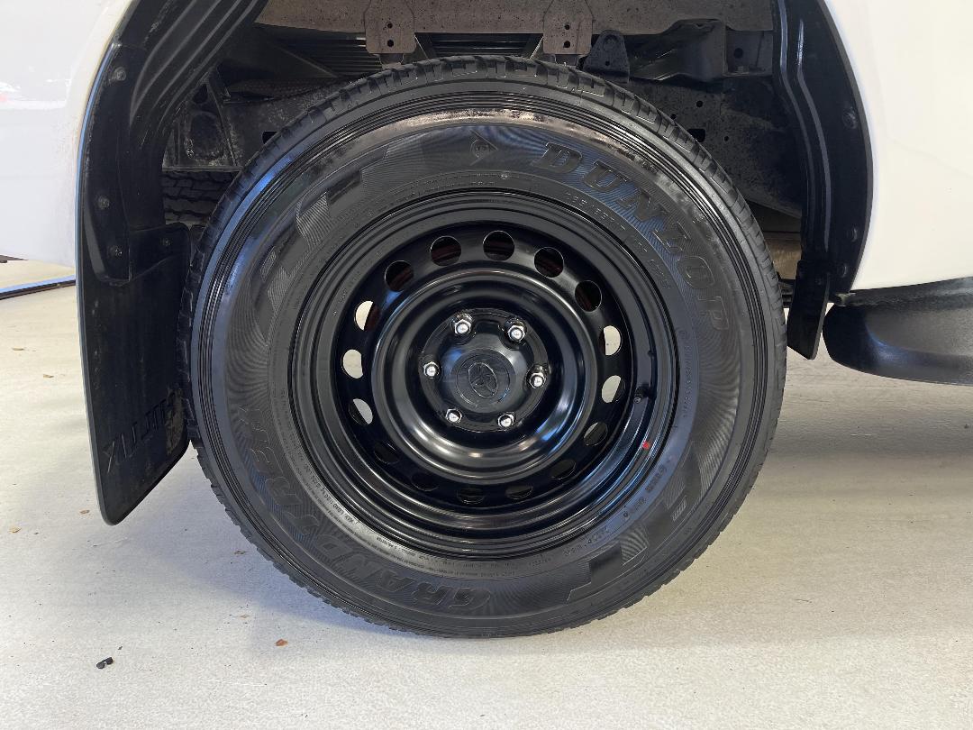 Photo '12' of Toyota Hilux