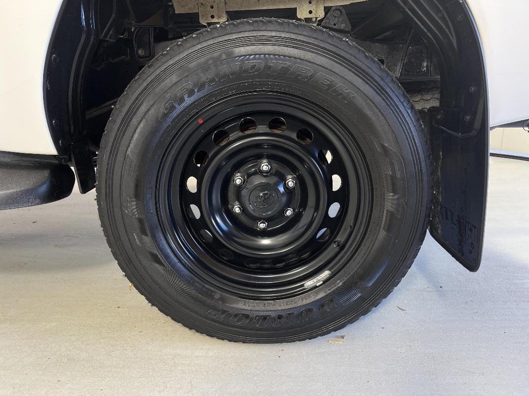 Photo '11' of Toyota Hilux