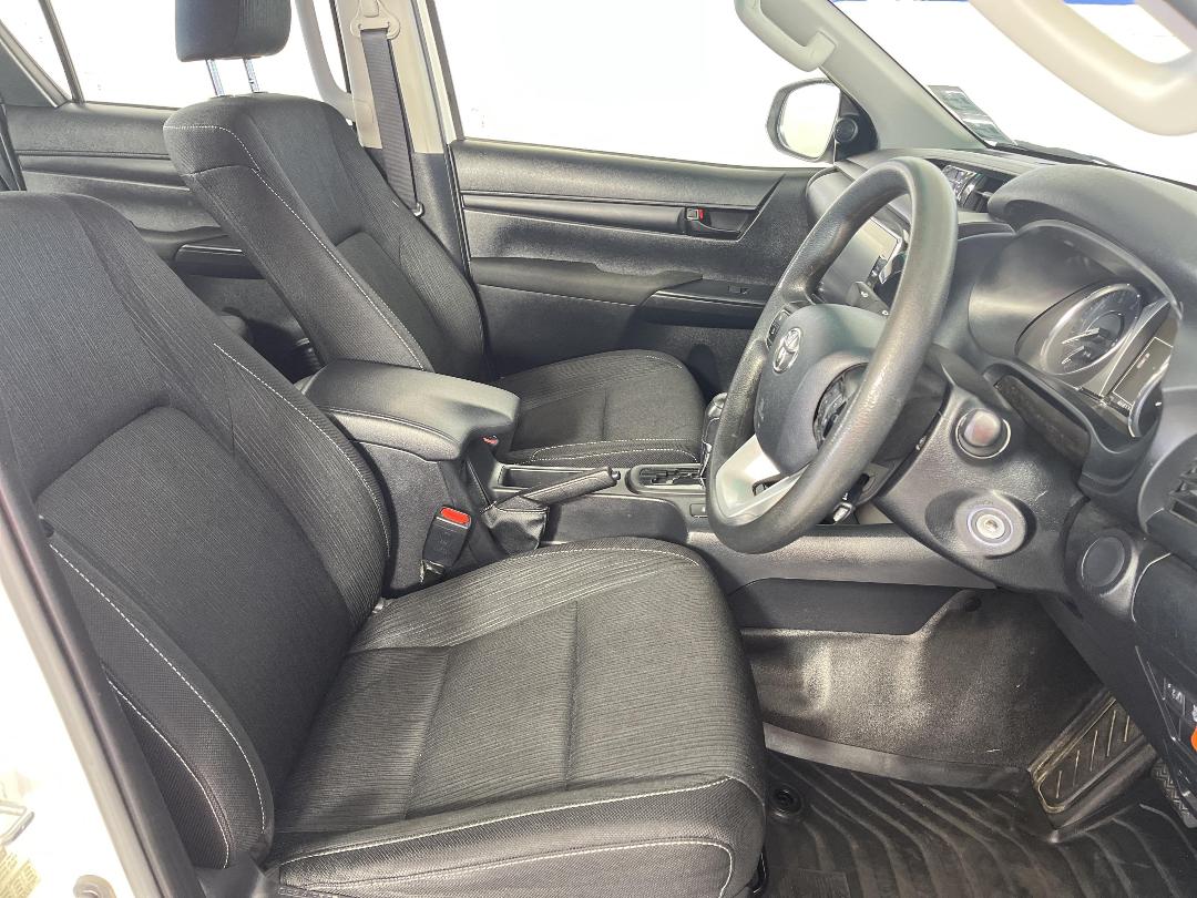 Photo '16' of Toyota Hilux