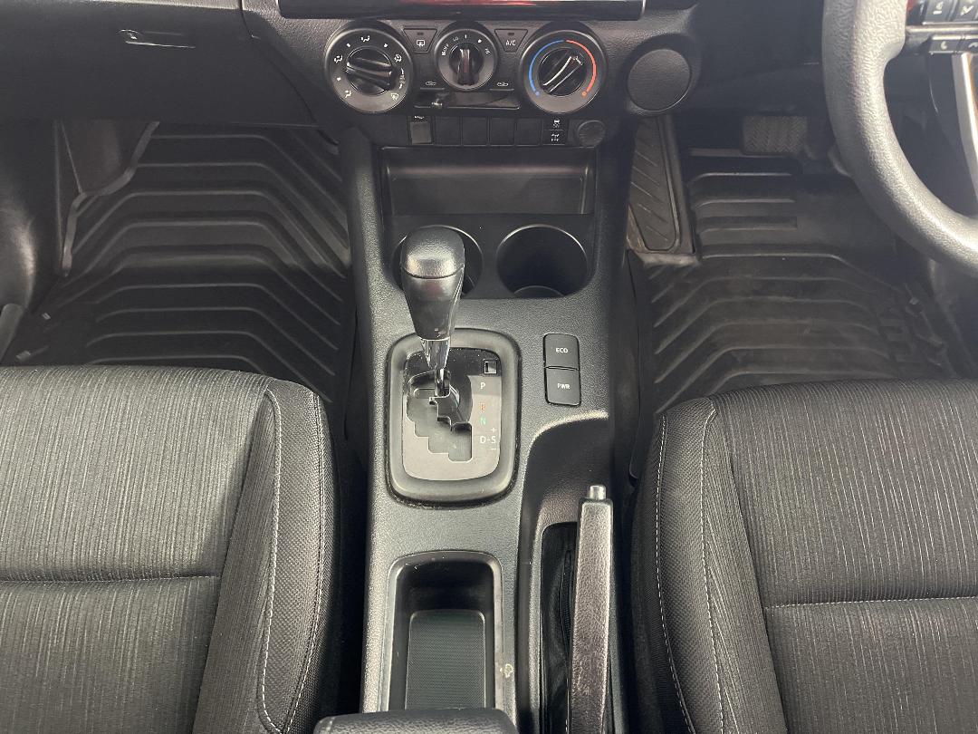 Photo '18' of Toyota Hilux