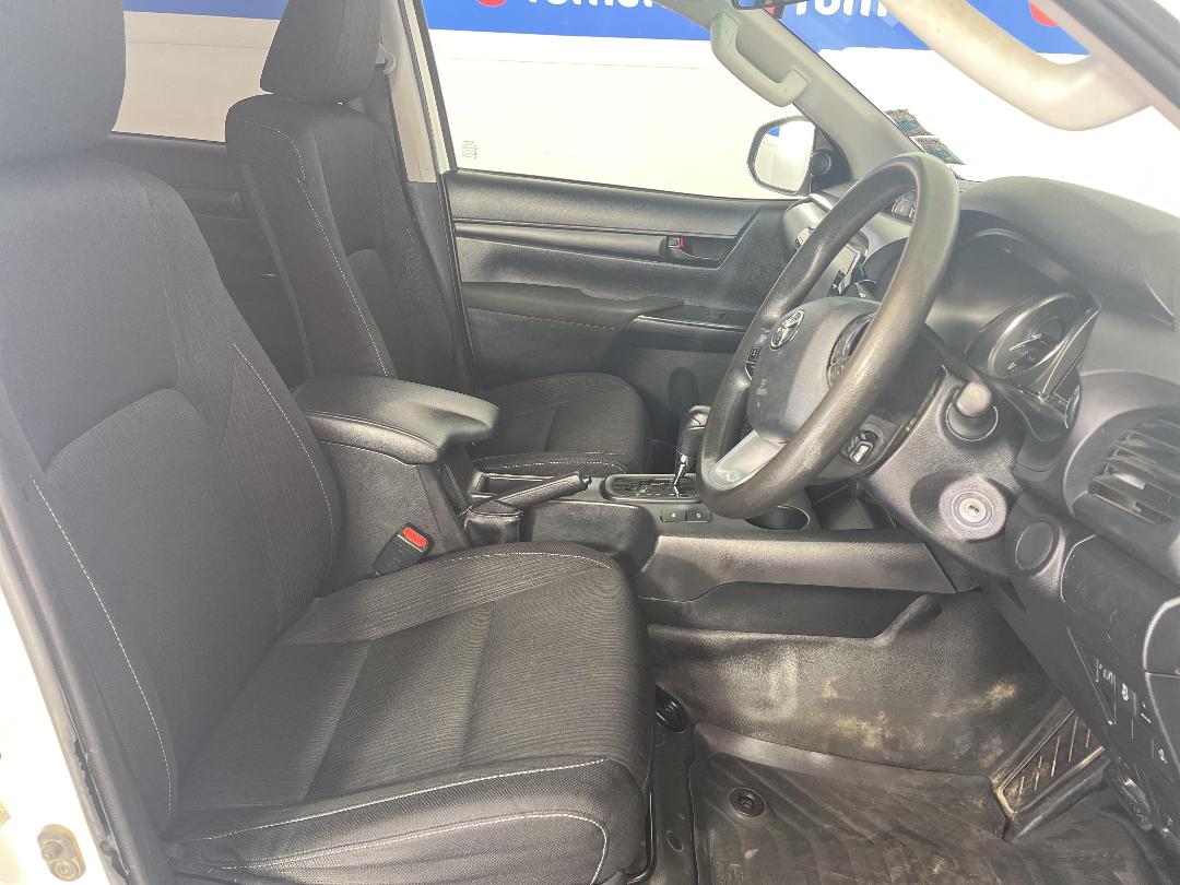 Photo '16' of Toyota Hilux Photo '16' of Toyota Hilux