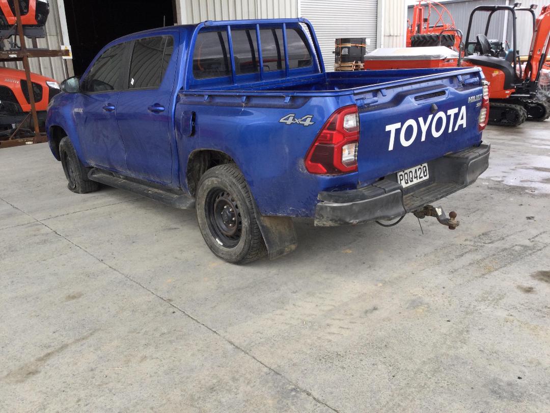 Photo '5' of Toyota Hilux SR TD DC