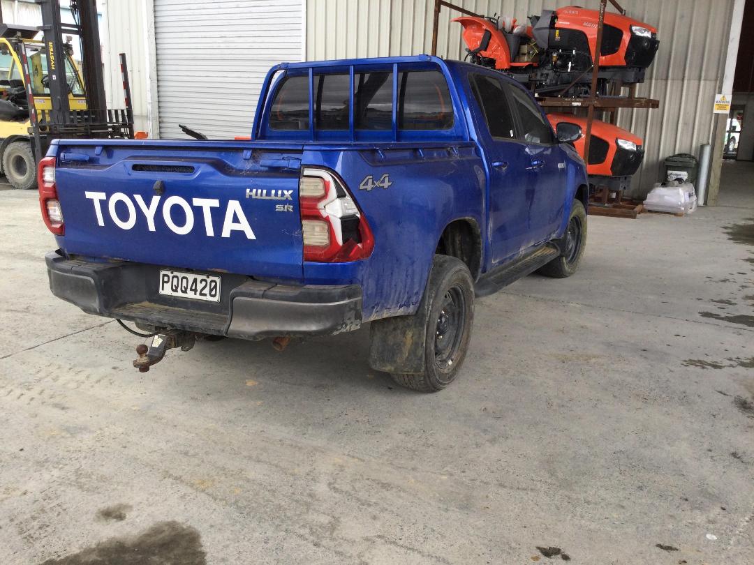 Photo '7' of Toyota Hilux SR TD DC