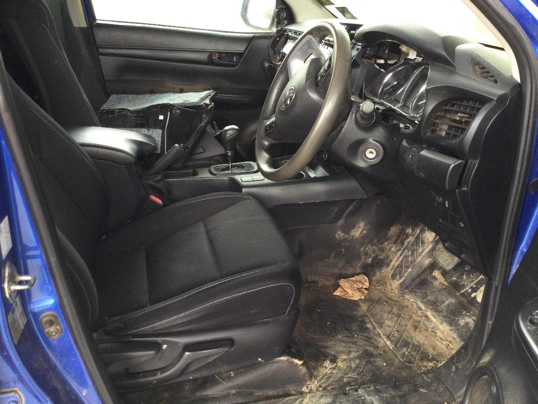 Photo '15' of Toyota Hilux SR TD DC