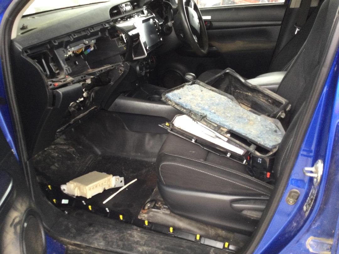 Photo '17' of Toyota Hilux SR TD DC