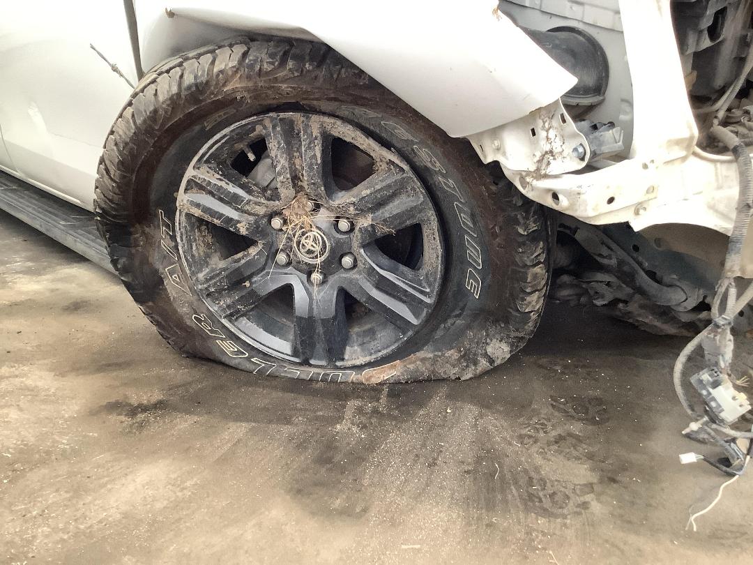 Photo '4' of Toyota Hilux SR5 TD DC