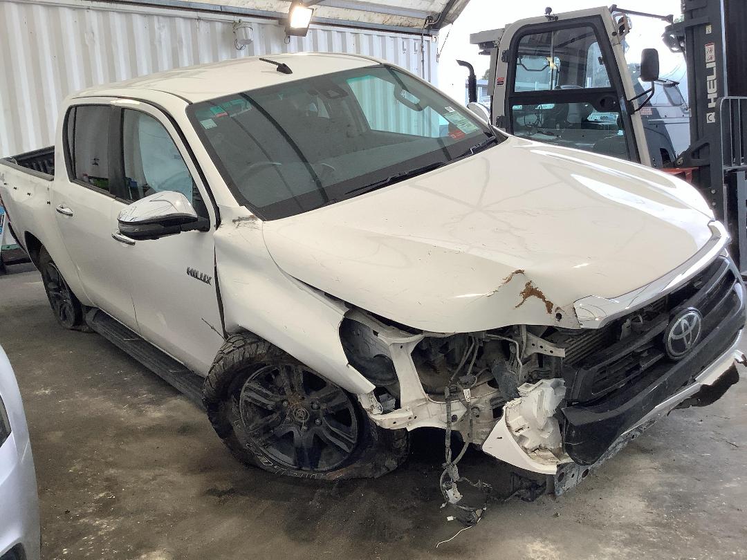 Photo '3' of Toyota Hilux SR5 TD DC