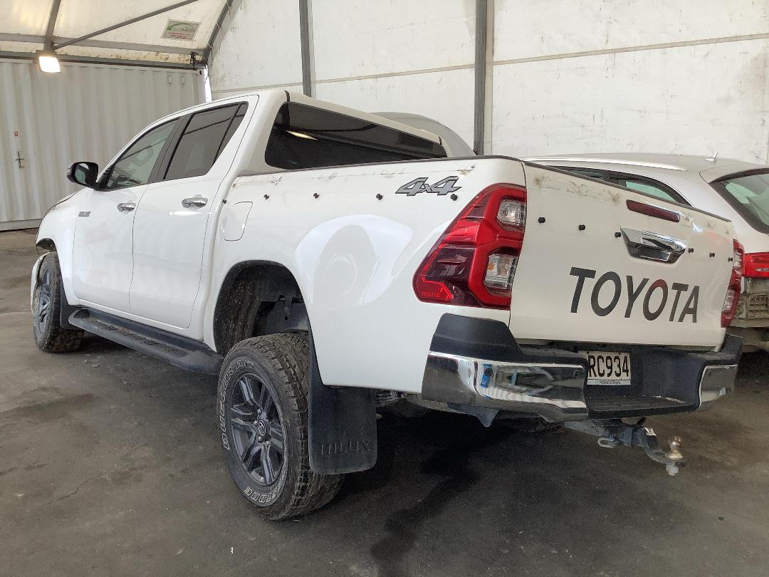 Photo '8' of Toyota Hilux SR5 TD DC