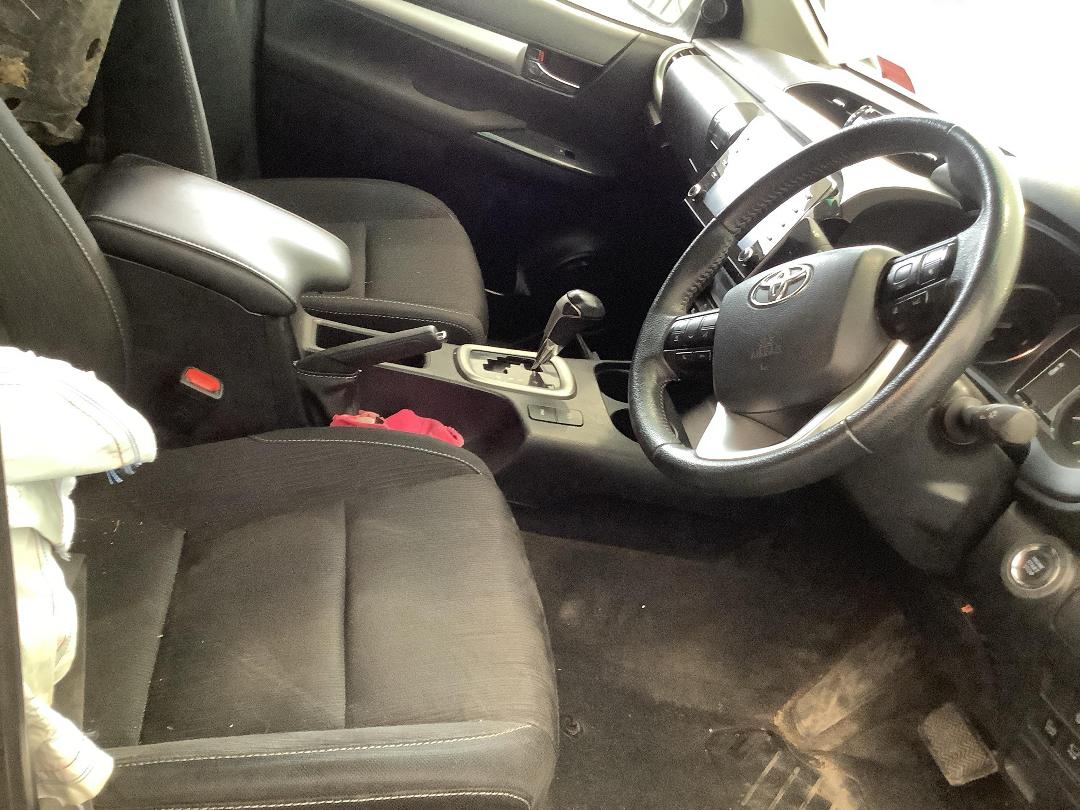 Photo '11' of Toyota Hilux SR5 TD DC