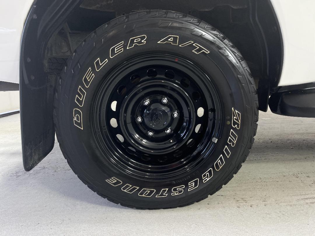 Photo '12' of Toyota Hilux