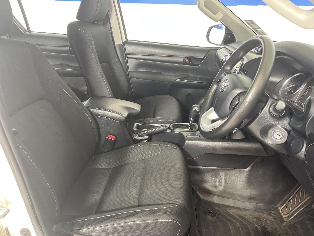 Photo '16' of Toyota Hilux