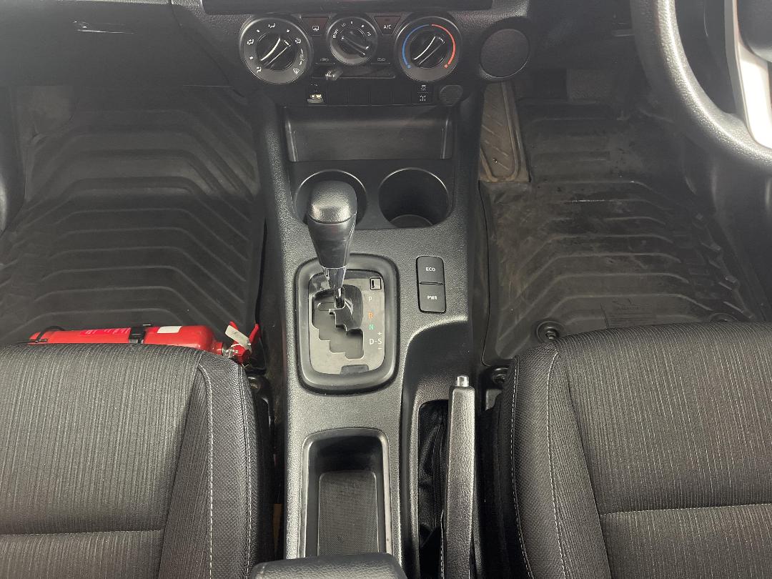 Photo '18' of Toyota Hilux